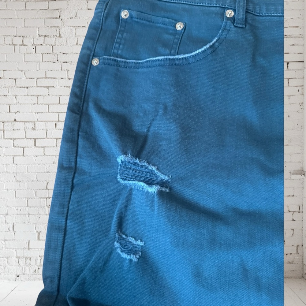 Candace Cameron Bure Denim Shorts NWT | 28P Pacific Wash Classic Fit - Picture 5 of 6